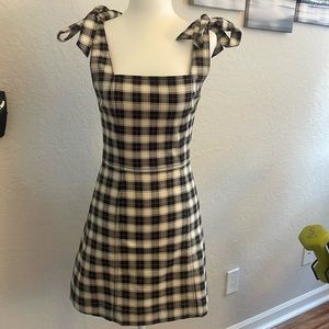 Adorable fun Alice + Olivia mini dress ❤️❤️❤️